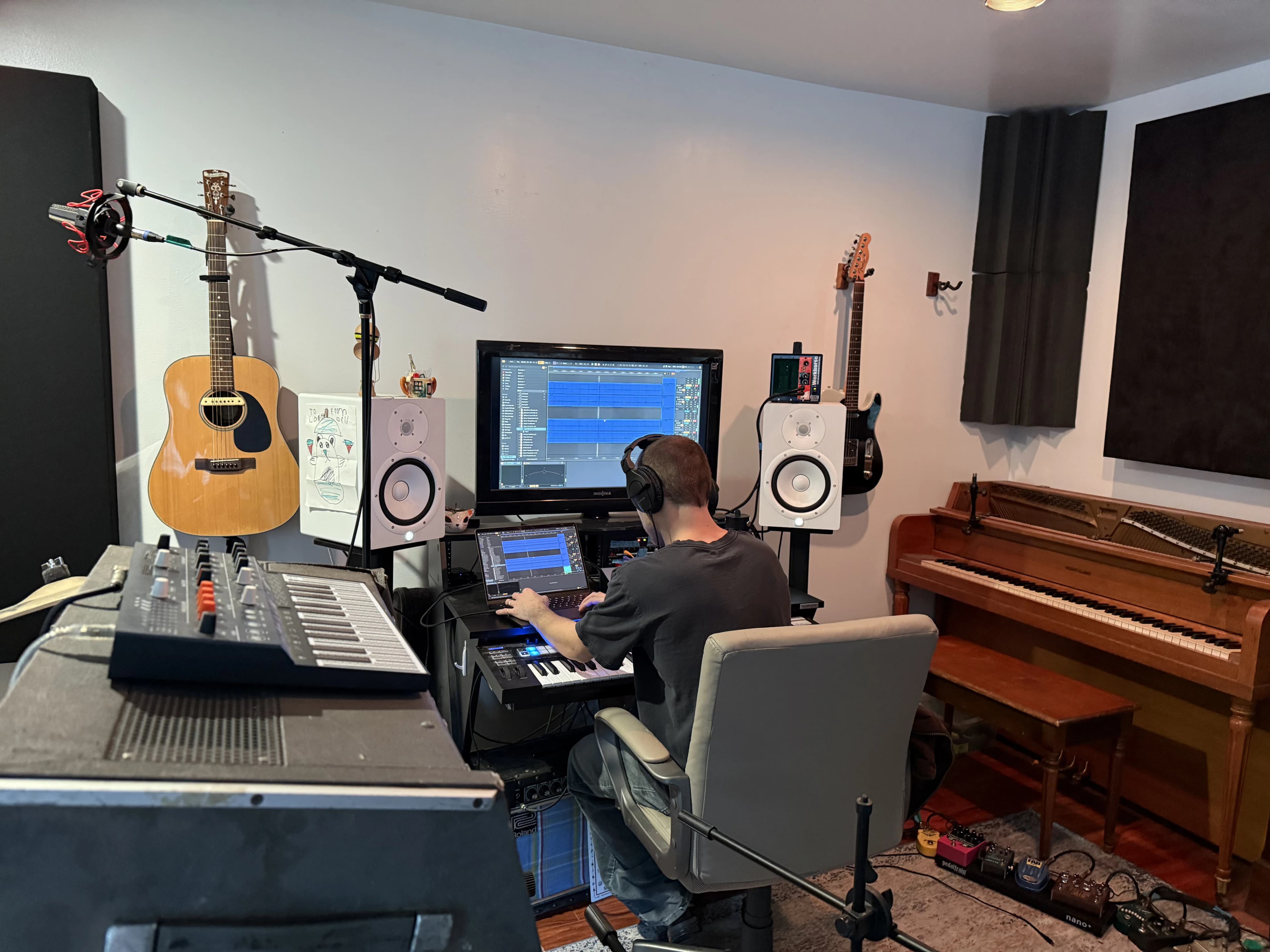 Jonah Leon in studio